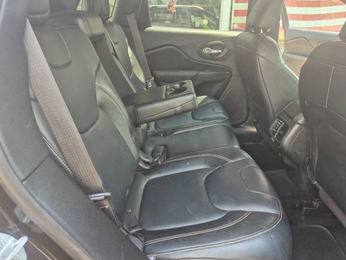 Used 2015 Jeep Cherokee Limited w/ Trailer Tow Group AWD/4WD image 17