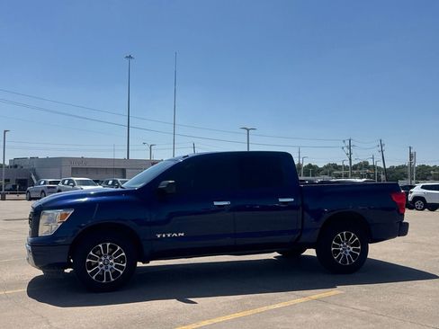 Used 2021 Nissan Titan SV RWD image 15