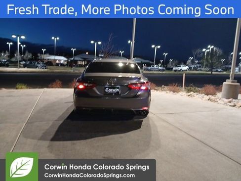 Used 2018 Toyota Camry SE image 4