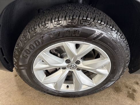 Used 2019 Volkswagen Atlas SE image 25