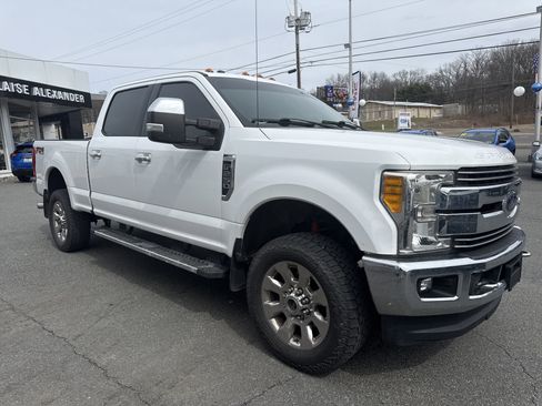Used 2017 Ford F250 Lariat w/ Chrome Package image 2