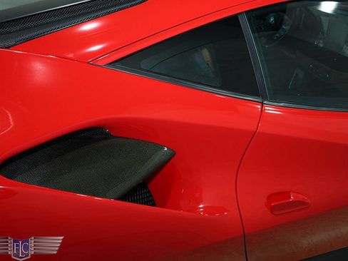 Used 2018 Ferrari 488 GTB RWD image 14