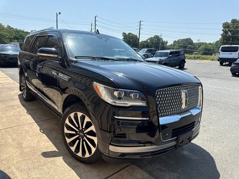 Used 2024 Lincoln Navigator L Reserve AWD/4WD image 2