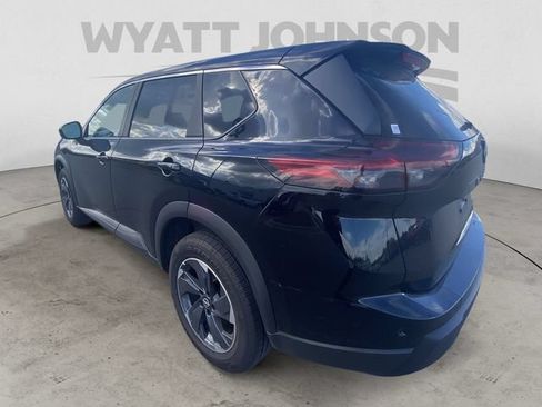 Used 2025 Nissan Rogue SV FWD image 6