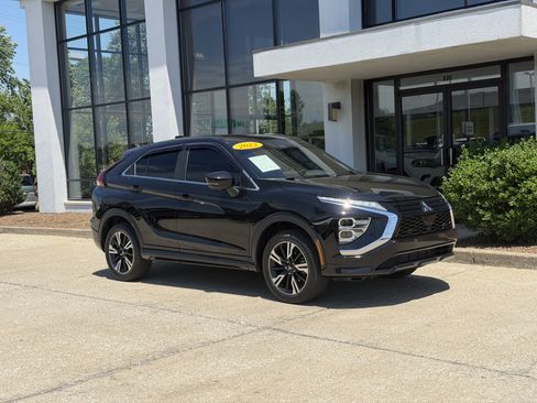 Used 2023 Mitsubishi Eclipse Cross SEL AWD/4WD image 2