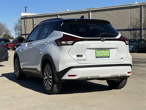 Used 2023 Nissan Kicks SR image 3