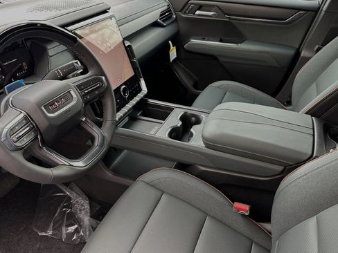 Used 2025 GMC Acadia AT4 w/ Super Cruise Package AWD/4WD image 7