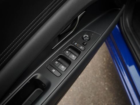 New 2025 Hyundai Elantra SEL image 17