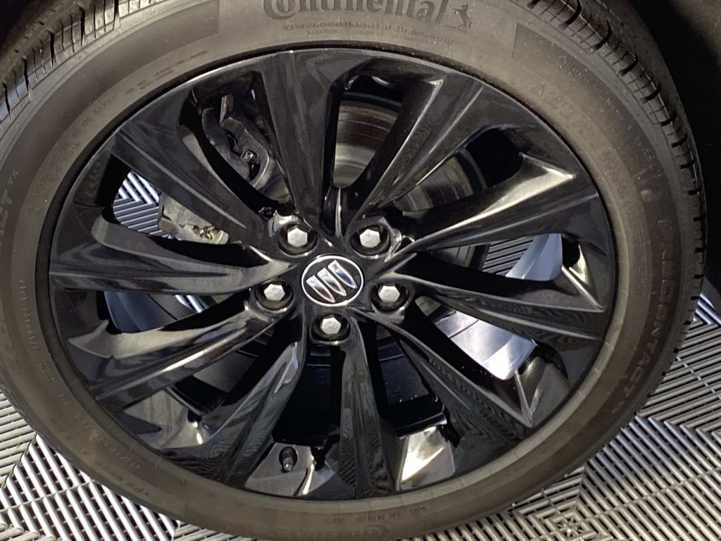 Used 2024 Buick Envista Sport Touring w/ Convenience I Package FWD image 28
