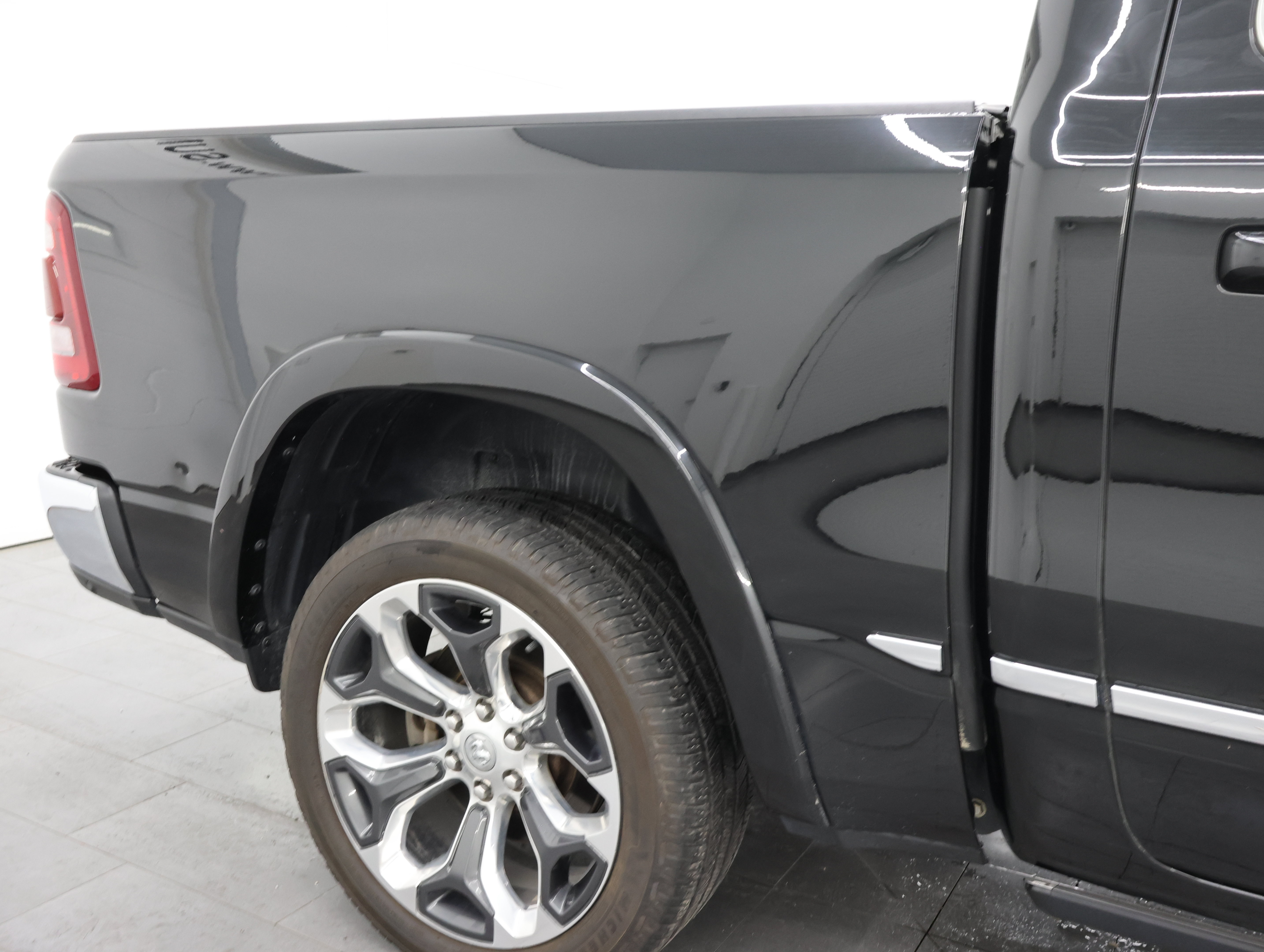 Used 2022 RAM 1500 Limited AWD/4WD image 31
