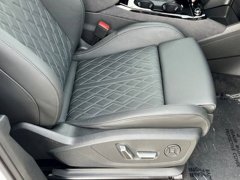 Certified 2025 Audi SQ6 e-tron Prestige w/ Black Optic Package image 13