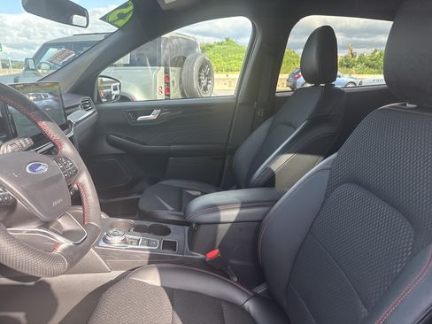 Used 2025 Ford Escape ST-Line w/ Tech Pack #1 AWD/4WD image 12