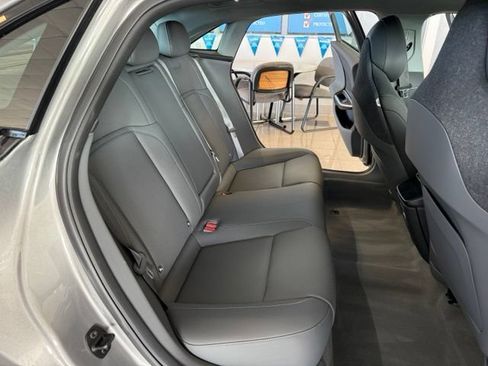 Used 2025 Lucid Air Pure RWD image 23