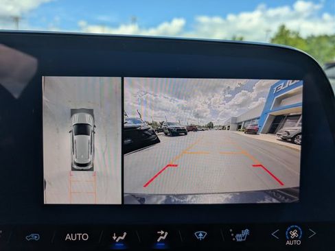 Used 2024 Chevrolet Equinox EV LT AWD/4WD image 25