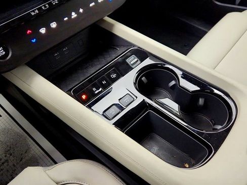 Used 2025 Nissan Murano SV image 16