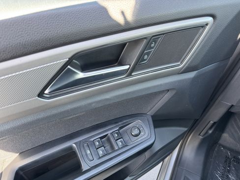 Used 2020 Volkswagen Atlas Cross Sport S image 14