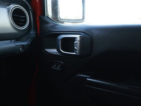 Used 2023 Jeep Gladiator Sport AWD/4WD image 24