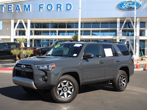 Used 2024 Toyota 4Runner TRD Off-Road Premium image 2