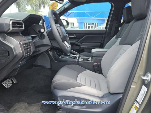 Used 2025 Toyota Tacoma TRD Sport w/ TRD Sport Upgrade Package image 10