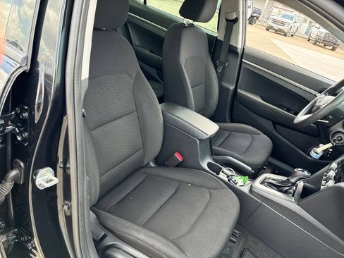 Used 2020 Hyundai Elantra SE w/ Cargo Package (C1) FWD image 10