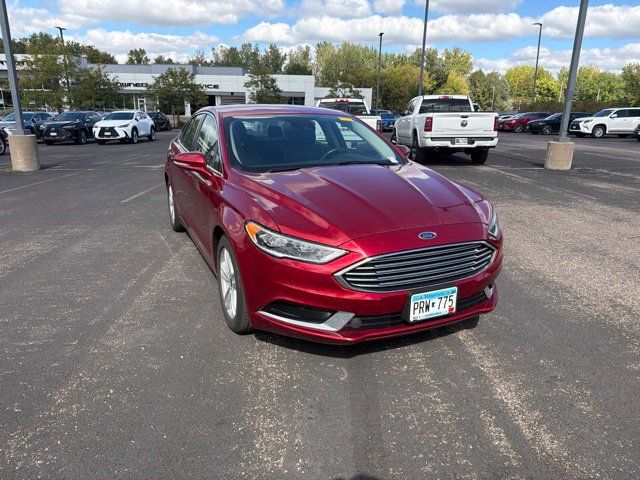 Used 2018 Ford Fusion SE w/ Fusion SE Technology Package FWD image 12