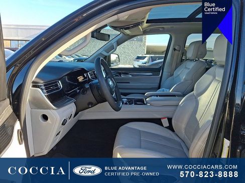 Used 2022 Jeep Wagoneer Series III w/ Premium Group I image 14