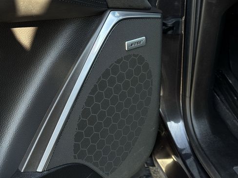 Used 2017 Cadillac Escalade Platinum image 25