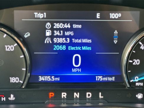 Used 2022 Ford Escape SE w/ SE Sport Appearance Package image 31