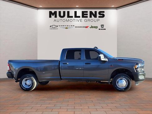 Used 2024 RAM 3500 Tradesman image 4