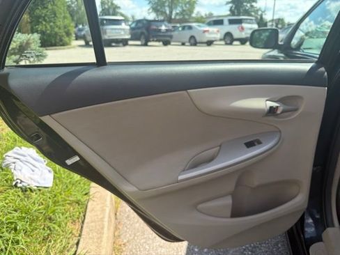 Used 2013 Toyota Corolla LE FWD image 20