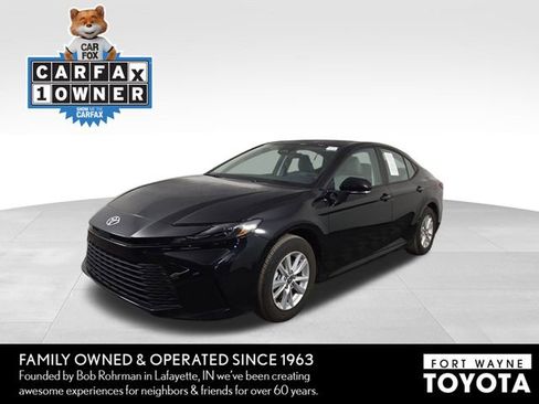 Used 2025 Toyota Camry LE image 1