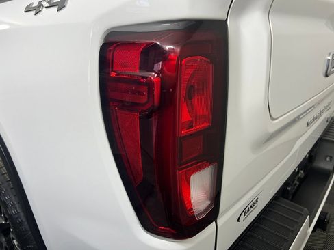 Certified 2021 GMC Sierra 1500 Elevation w/ LPO, Elevation Black Package AWD/4WD image 33