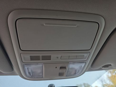 Used 2016 Honda Odyssey SE image 37