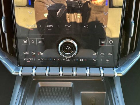 New 2026 GMC Acadia AT4 w/ LPO, Floor Liner Package image 28