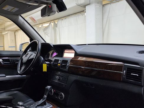 Used 2011 Mercedes-Benz GLK 350 4MATIC image 21