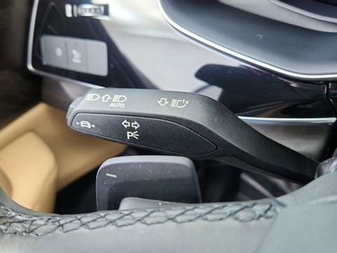 Used 2023 Audi Q8 Premium Plus w/ Premium Plus Package image 40