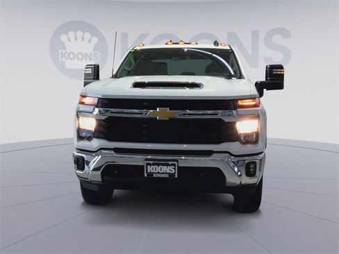 Used 2024 Chevrolet Silverado 2500 LT image 4