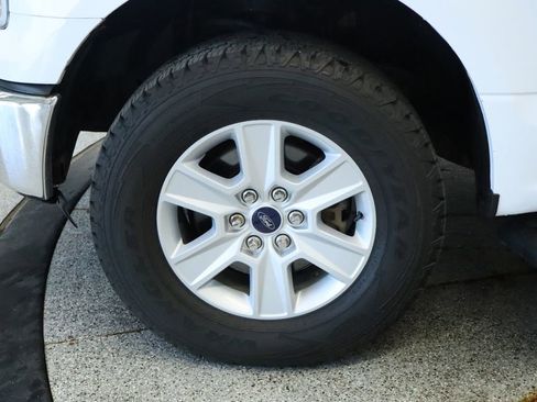 Used 2016 Ford F150 XLT w/ Heavy-Duty Payload Package AWD/4WD image 14