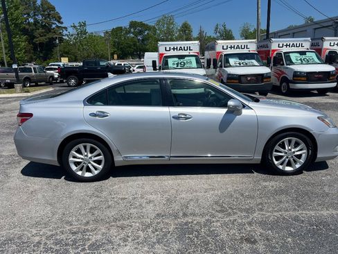 Used 2011 Lexus ES 350 image 2