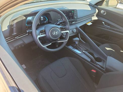 New 2026 Hyundai Elantra SE image 6