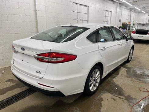 Used 2020 Ford Fusion SE image 5