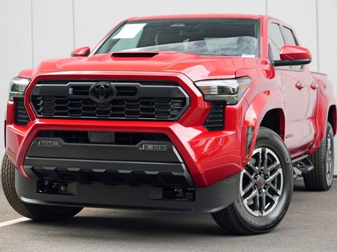 Used 2026 Toyota Tacoma TRD Sport RWD image 3