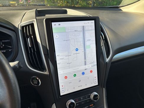 Used 2024 Ford Edge SEL image 21