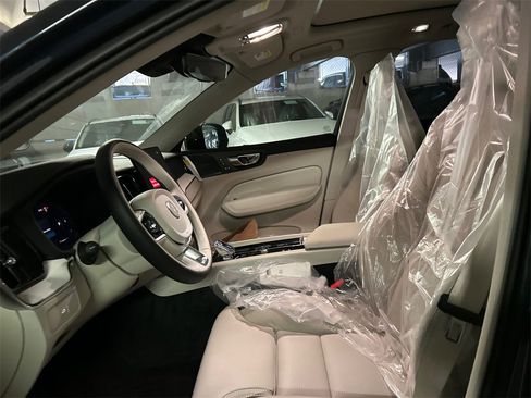 New 2026 Volvo XC60 B5 Ultra w/ Protection Package Premier image 10