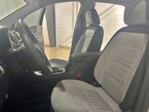 Used 2024 Chevrolet Equinox LS w/ LS Convenience Package FWD image 11