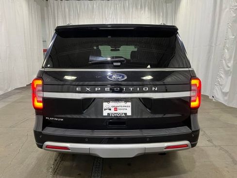 Used 2022 Ford Expedition Platinum AWD/4WD image 5
