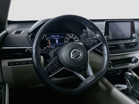 Used 2019 Nissan Altima 2.5 SV FWD image 18