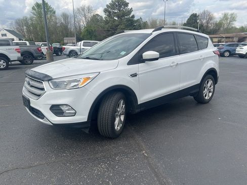 Used 2019 Ford Escape SE image 6