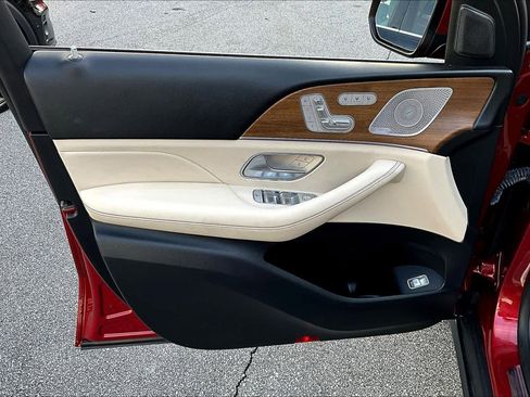 Used 2021 Mercedes-Benz GLE 350 4MATIC w/ Premium Package image 22