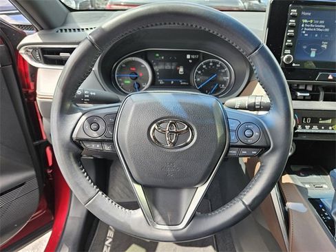 Used 2022 Toyota Venza XLE image 21